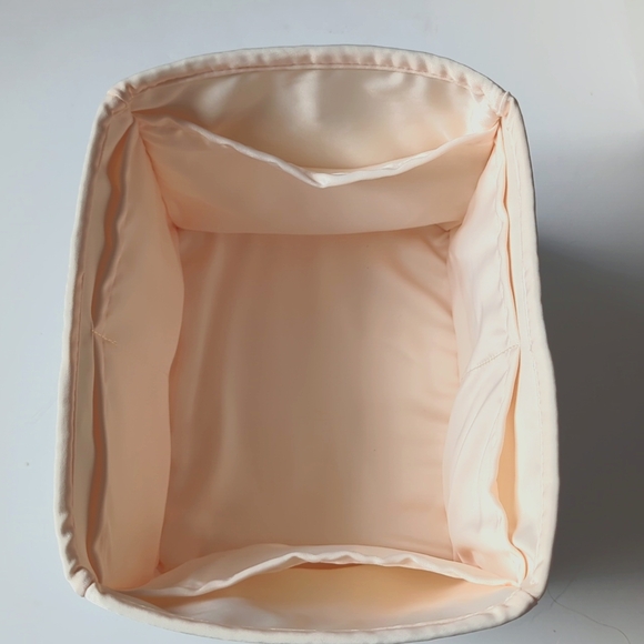 DGAZ Satin Purse Organizer/Silk - Picture 3 of 9